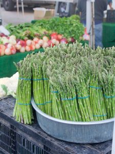asparagus at the farmers market