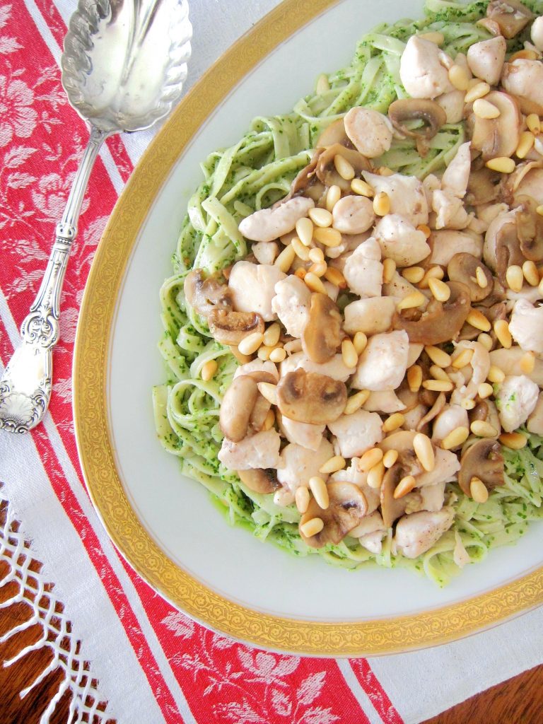 Fettucini With Pesto and Garlic Mushrooms