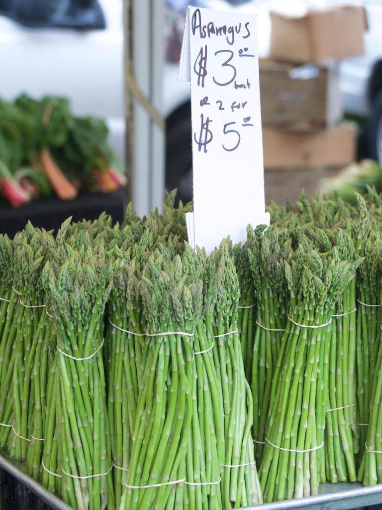 asparagus at the farmers market