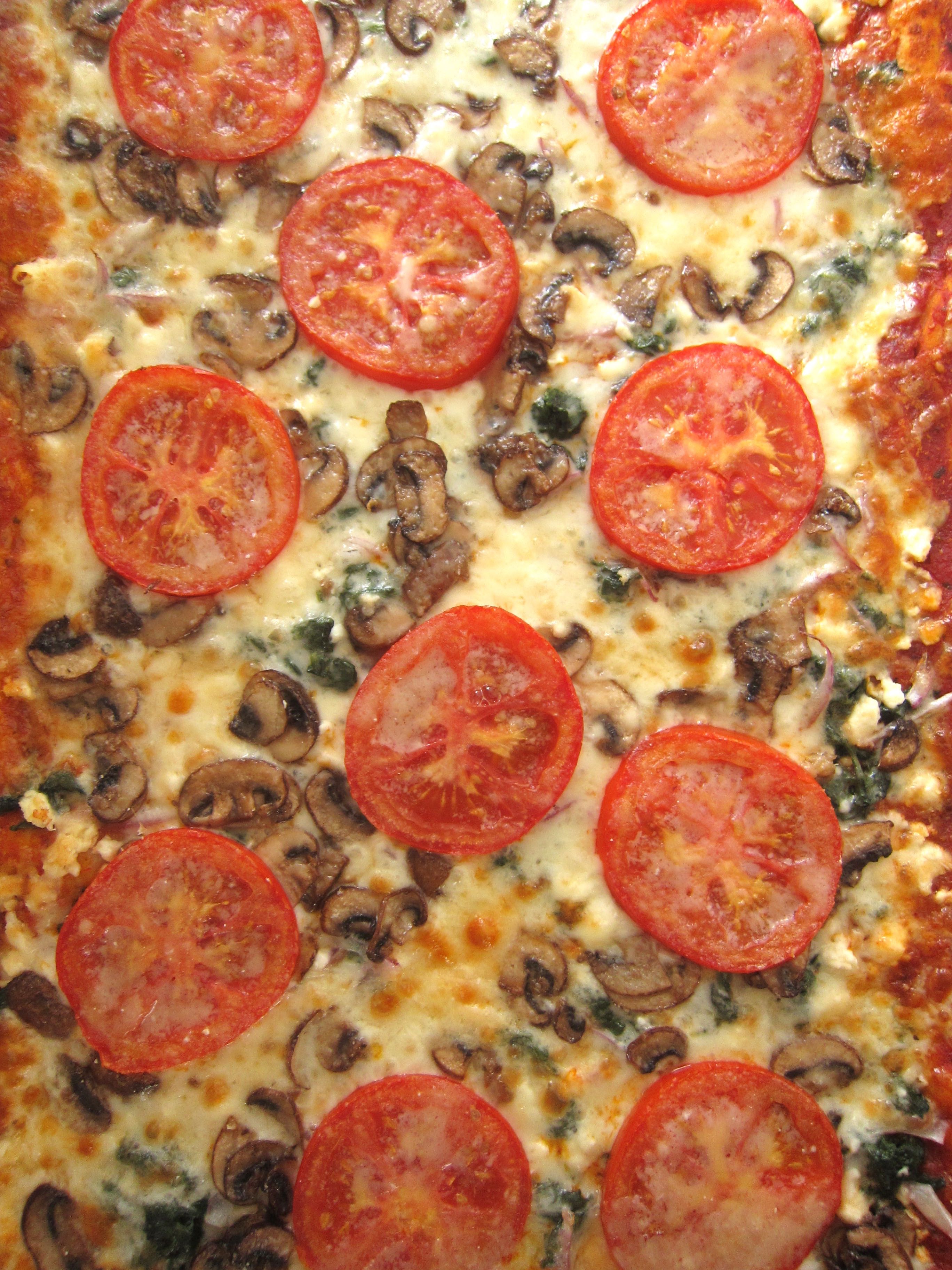cooked pizza