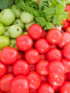 tomatoes at the farmers market
