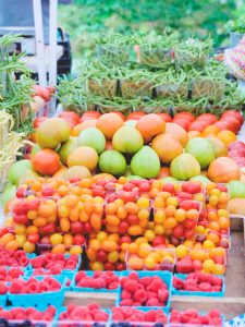 tomatoes at the farmers market