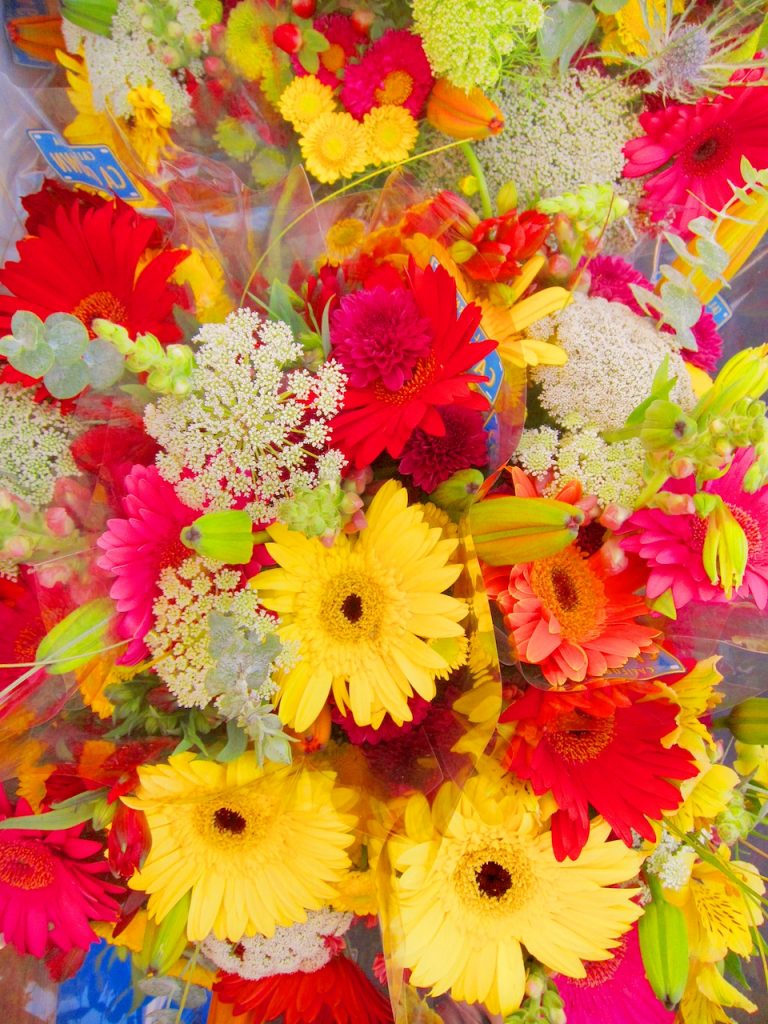 flowers at farmers market