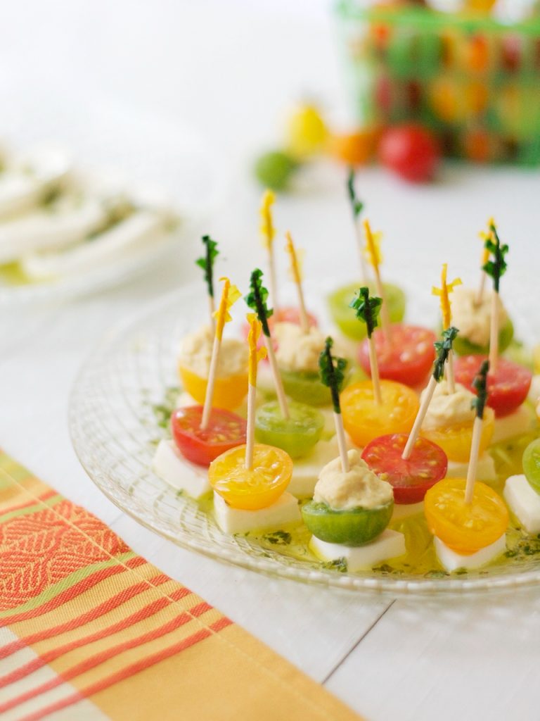 cherry tomato hummus appetizer