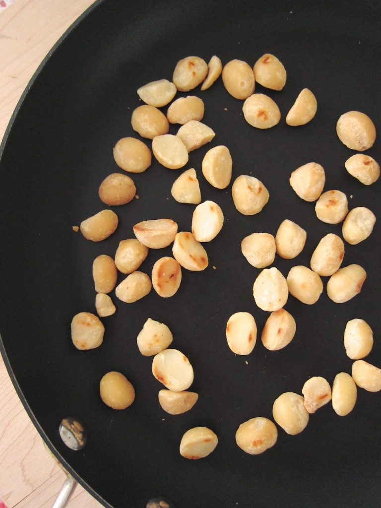 toasted macadamia nuts