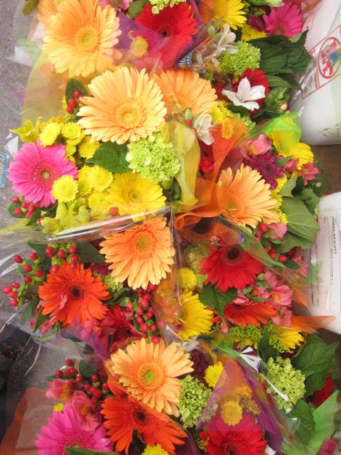 flowers at farmers market
