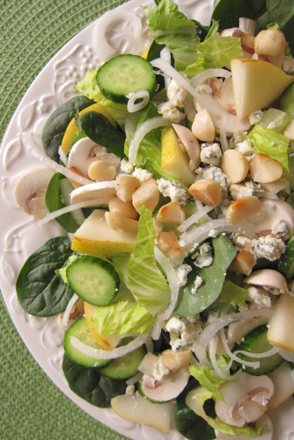 Spinach and Romaine Salad With Pear, Gorgonzola and Toasted Macadamia Nuts
