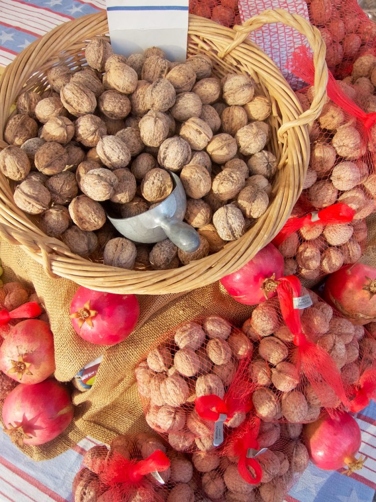 unshelled walnuts