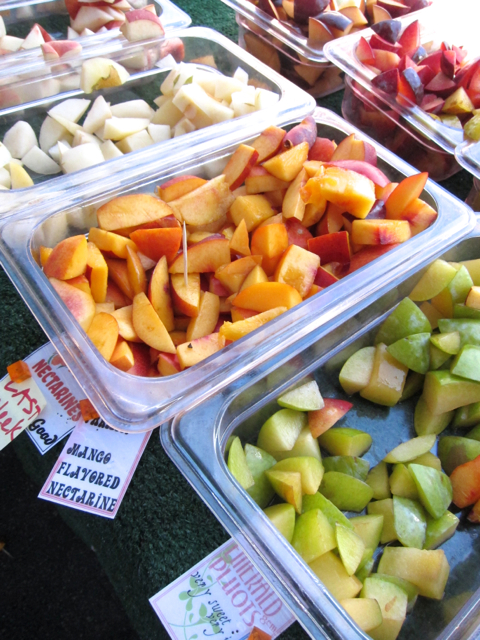 samples of pluots and nectarines
