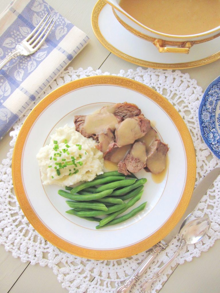mashed cauliflower with pot roast and green beans