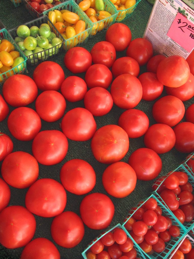 tomatoes at farmers market