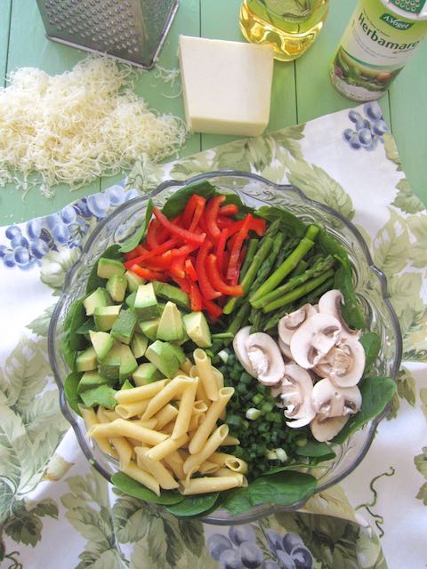 gluten-free penne and asparagus salad