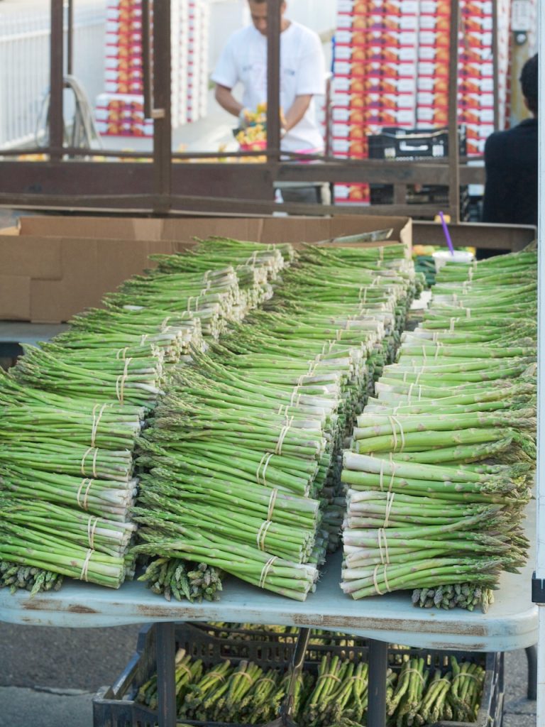 asparagus at the farmers market