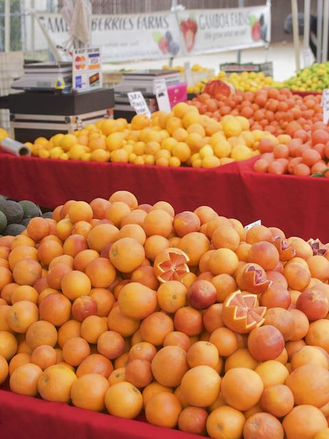 oranges at farmers market