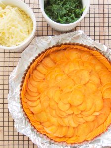 preparing spinach quiche