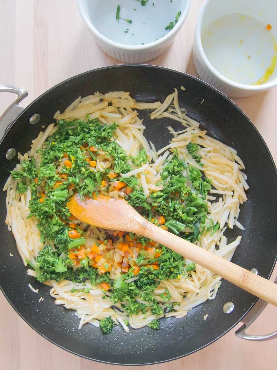 Keto ‘Pasta’ Primavera and Meatballs Dolly’s Kettle