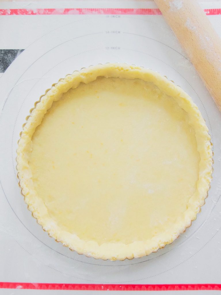pastry crust in quiche pan