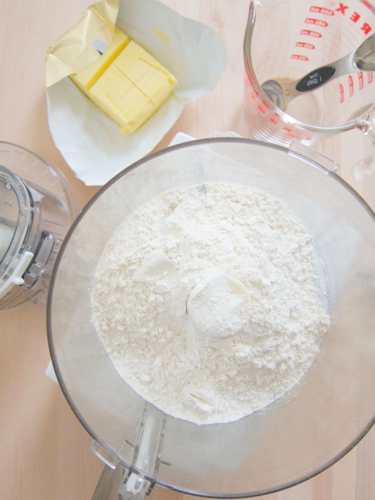 preparing pastry in food processor