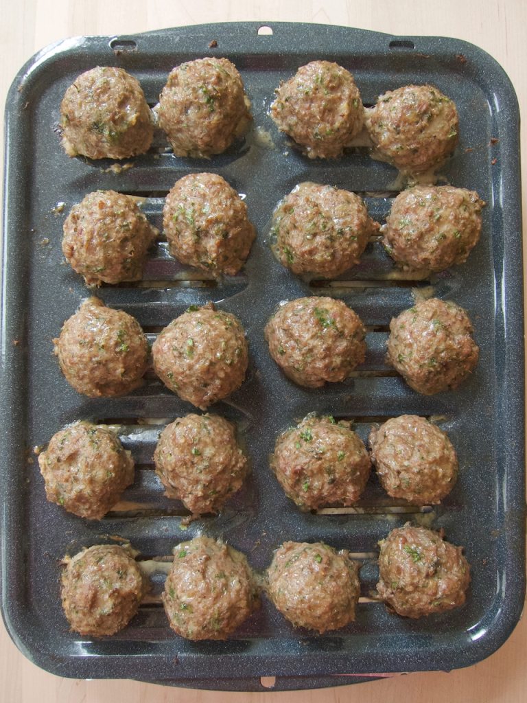 cooked Greek meatballs