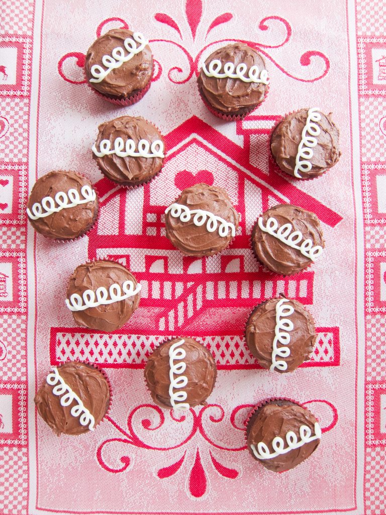 Copy Cat Izzie's Chocolate Cupcakes